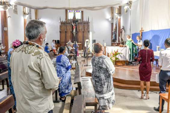 À la cathédrale, les croyants témoignent leur 