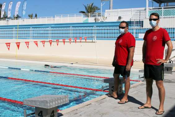 Avec la réouverture des piscines, les férus de natation nagent dans le bonheur