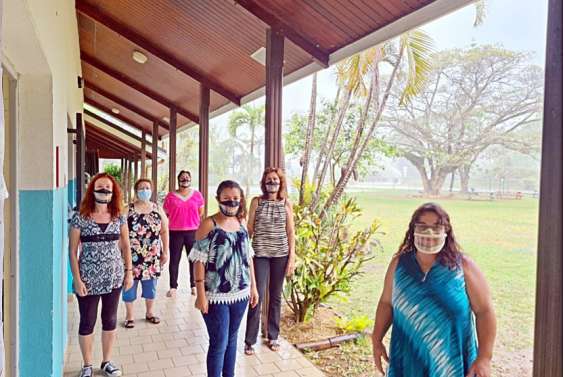 Bourail : des masques inclusifs pour les enseignants