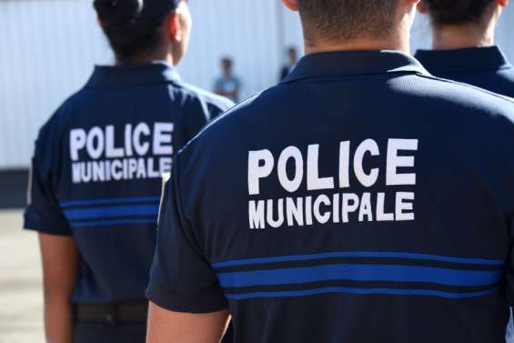 Les policiers équipés de Flash-Ball, en 2022