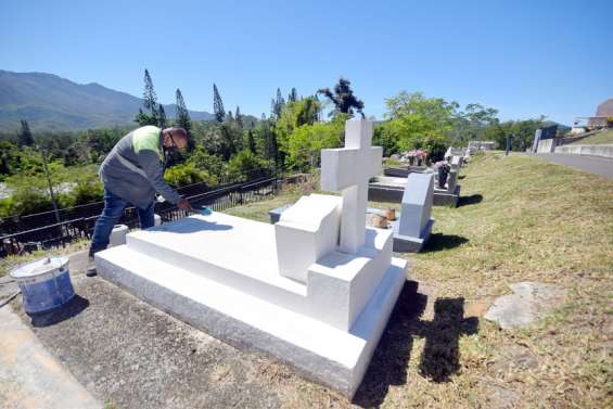 Pas de nettoyage de printemps avant la Toussaint dans les cimetières de Nouméa