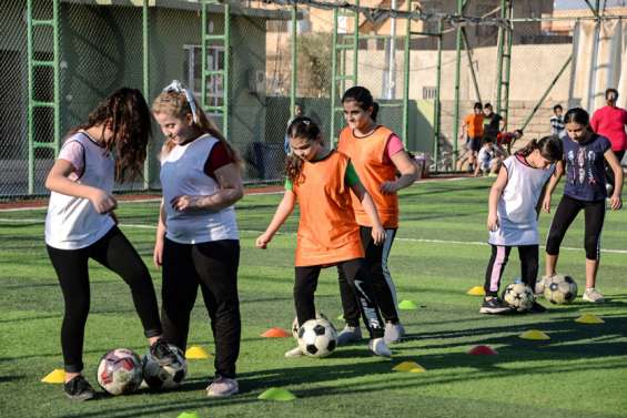 Le foot féminin, une bouffée d'air dans un ancien bastion de l'EI
