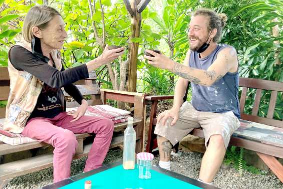 [VIDÉO] Les nakamals rouvrent dans le flou total