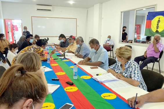 Les partisans du Oui demandent d'une seule voix le report du référendum