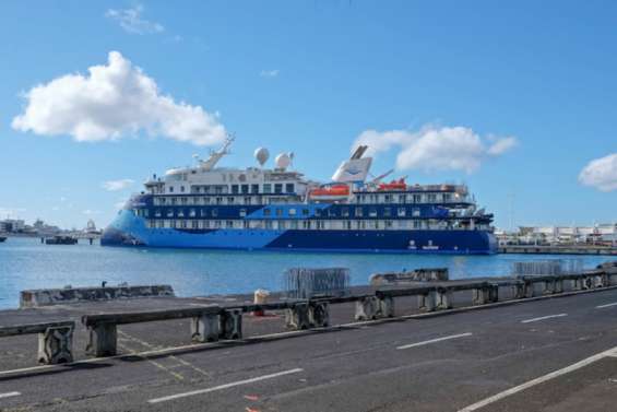 Un brise-glace à Tahiti