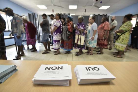 Le haut-commissaire annonce le maintien du référendum au 12 décembre