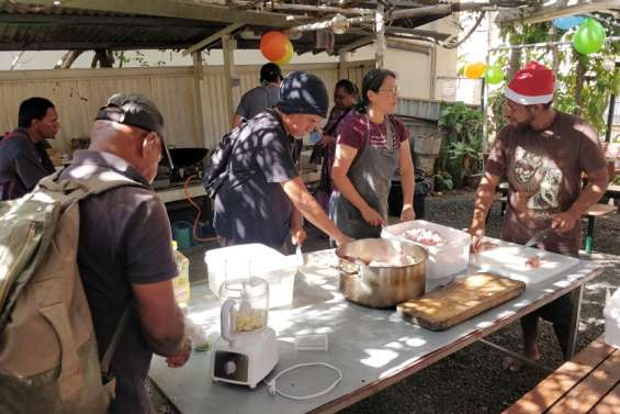 Une boîte de cadeaux de Noël à offrir aux plus démunis