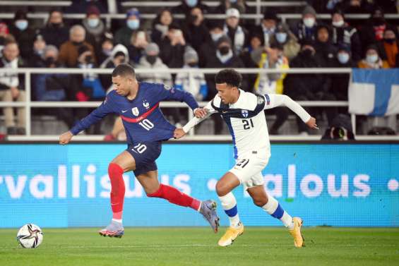 Football : les Bleus referment 2021 par un succès en Finlande
