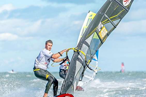 Les Cagous dans l'attente du vent