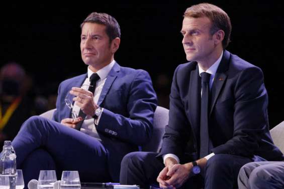 Plus de 600 maires pour un appel à la réélection d'Emmanuel Macron