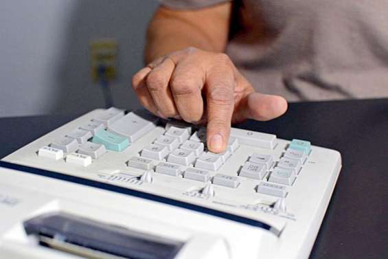 Un expert-comptable de Nouméa en fuite après avoir causé « un naufrage financier »