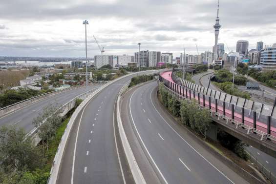 La Nouvelle-Zélande déconfine Auckland et change de stratégie contre la Covid