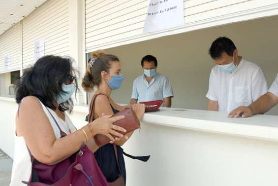 La hausse du prix d'envoi des cartes électorales pousse la ville à les distribuer