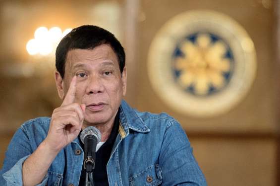 Duterte condamne la montée des tensions en mer de Chine