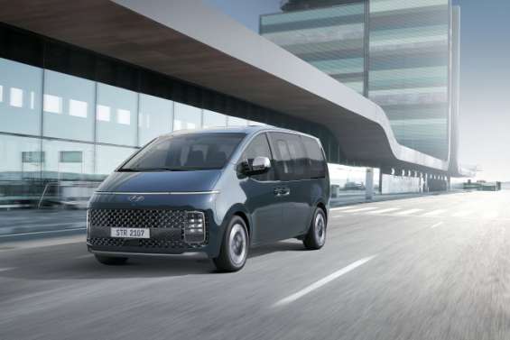 Hyundai Staria, 2,2 l. diesel : un van au look futuriste