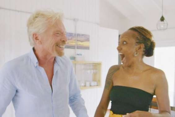 Virgin Galactic révèle la gagnante de deux sièges pour l'espace