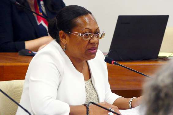 Marie-Line Sakilia ne siège plus dans le groupe UC-FLNKS et Nationalistes et l’Éveil Océanien au Congrès