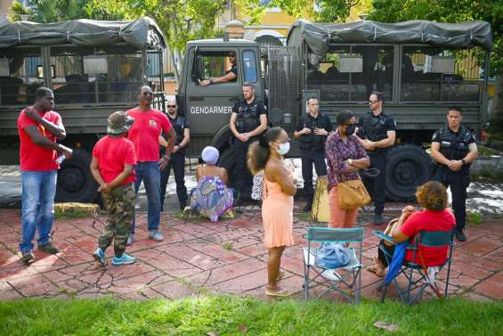 Dialogue de sourds en Guadeloupe