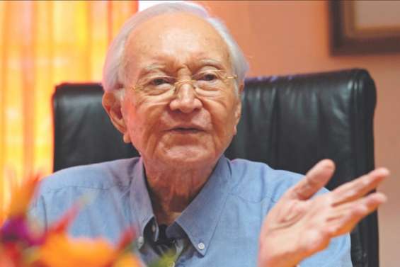 Gaston Flosse candidat en sursis aux législatives