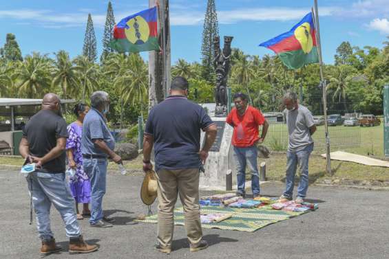 Une levée de drapeau, 30 ans plus tard