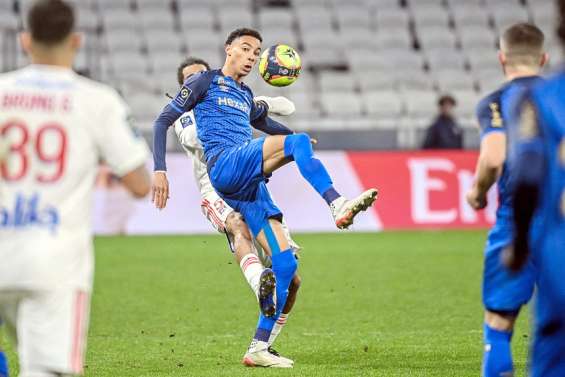 Ligue 1 : Hugo Ekitike, un phare dans la nuit du Stade de Reims