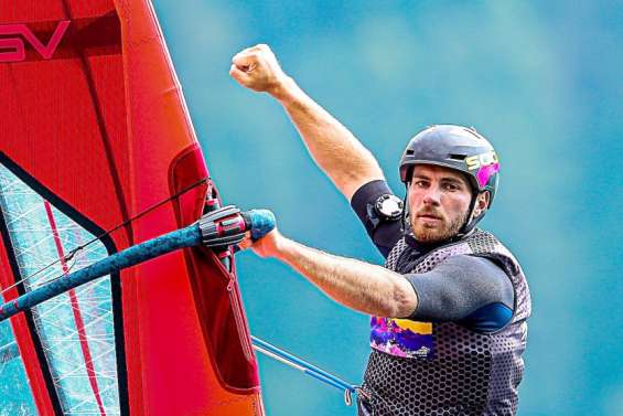 Windfoil : Nicolas Goyard champion du monde devant son grand frère Thomas