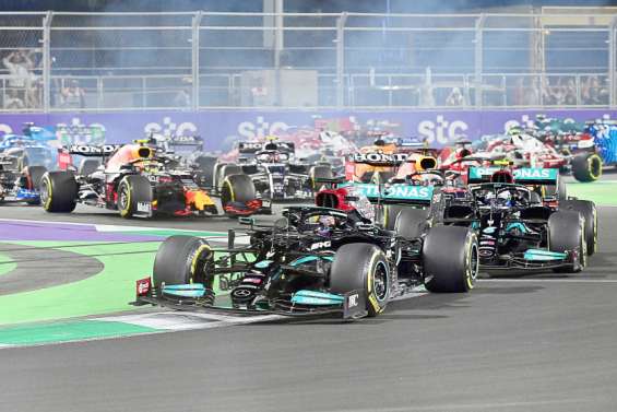 Formule 1 : Hamilton revient sur Verstappen avant l'explication finale