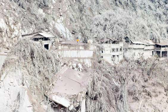 Indonésie : éruption spectaculaire du volcan Semeru