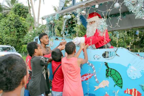 Le programme de la tournée des quartiers du père Noël au Mont-Dore