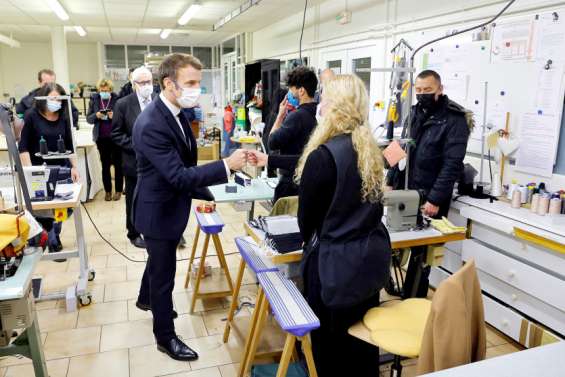 Politique : Macron se plonge dans le quotidien des Français