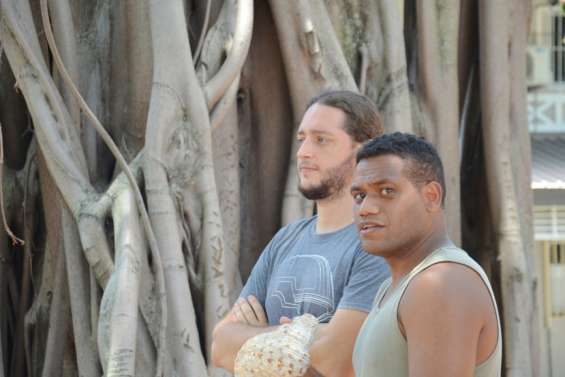 [VIDÉO] Simane et Tesh proposent... une troisième voie artistique