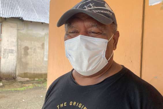 Apollinaire, 61 ans, Chauffeur sur mine à Canala