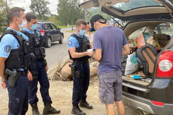Vaste opération de gendarmerie à Dumbéa rivière