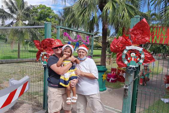 Le père Noël rend visite aux petits Lafoyens