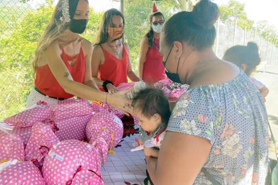 Des cadeaux par dizaines pour égayer le réveillon des familles dans le besoin