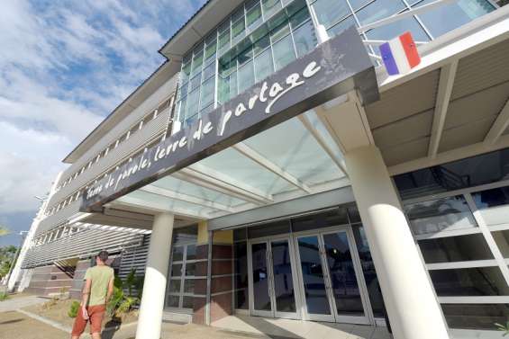 Le gouvernement contraint de déménager