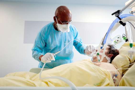 Covid-19 : la France franchit le cap des 100 000 contaminations en 24 heures