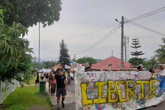 Manifestation contre le pass vaccinal au village