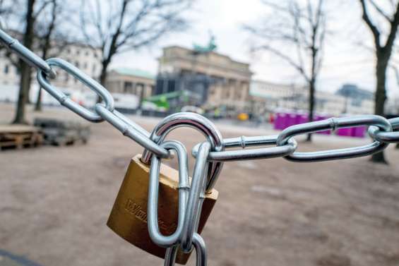 Omicron entraîne des records de contaminations