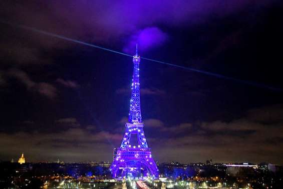 La France prend la présidence de l'UE sous un ciel chargé