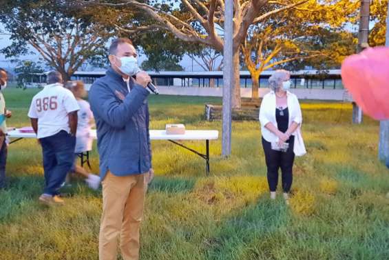 Des lanternes célestes à la place du feu d'artifice