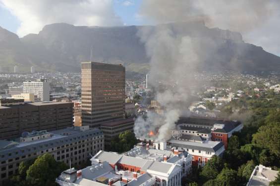 Parlement incendié : un suspect