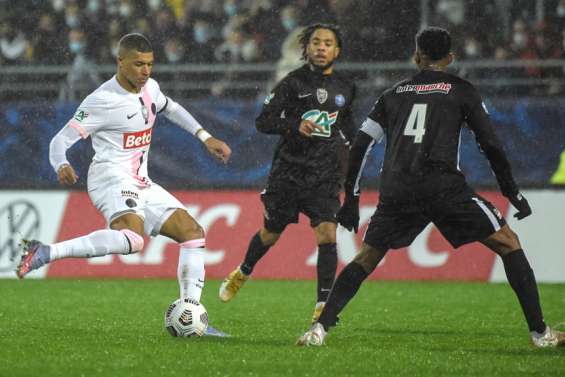 Paris se qualifie sans frémir, Mbappé ouvre les vannes
