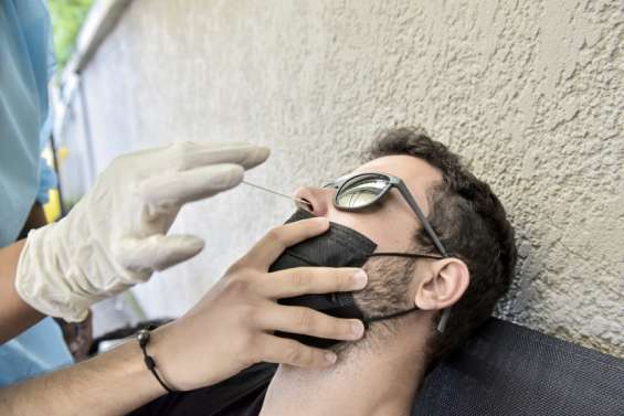 Les premiers cas locaux d'Omicron détectés