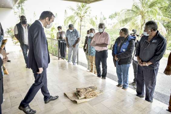 Le Sénat coutumier conteste la sincérité du troisième référendum