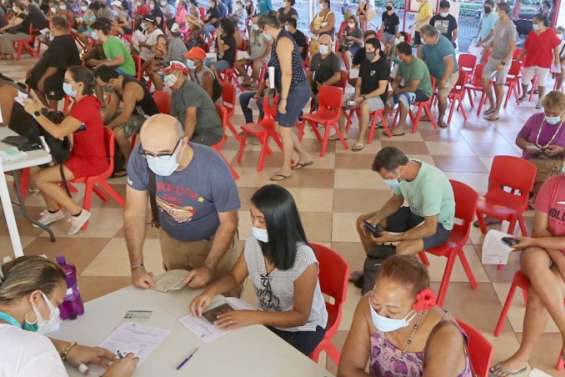 Le vaccinodrome de la présidence ne désemplit pas