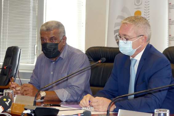 Contrat de développement : l’État et la Nouvelle-Calédonie officialisent le redéploiement des crédits