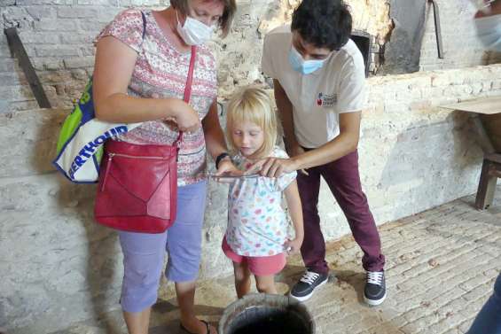 Une chasse aux Playmobil dans la boulangerie de l'ancien bagne de l'île Nou