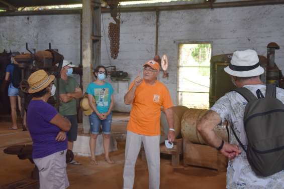 Balade dans le vieux village minier de Tiébaghi