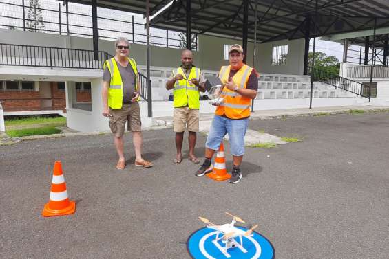Une initiation au drone pour les particuliers, à l'hippodrome